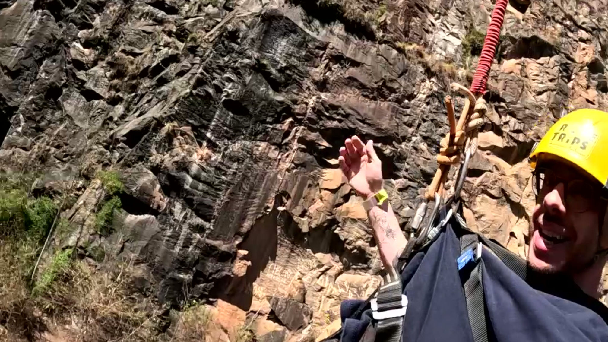 Bungee Jump 70 Metros na Pedreira do Dib